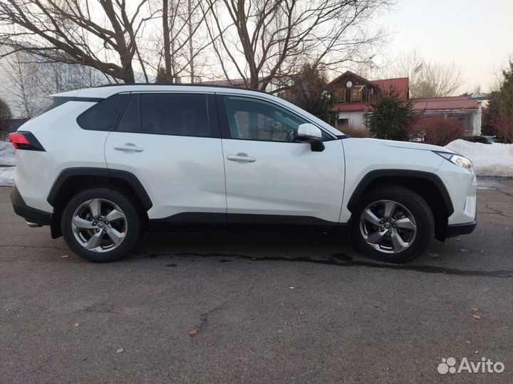 Toyota RAV4 2.0 CVT, 2021, 45 000 км