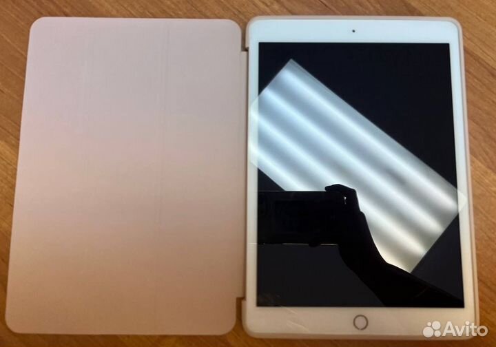 Планшет apple iPad 7 поколения 32 gb Wi-Fi gold