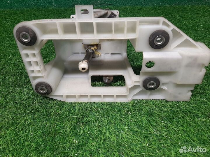 В наличии: Кулиса на Mitsubishi Outlander 2