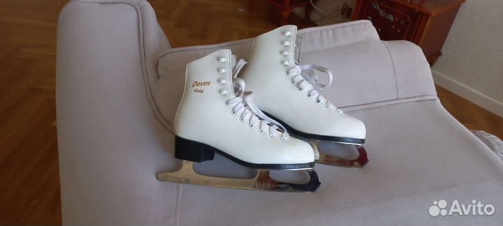Коньки фигурные 36р