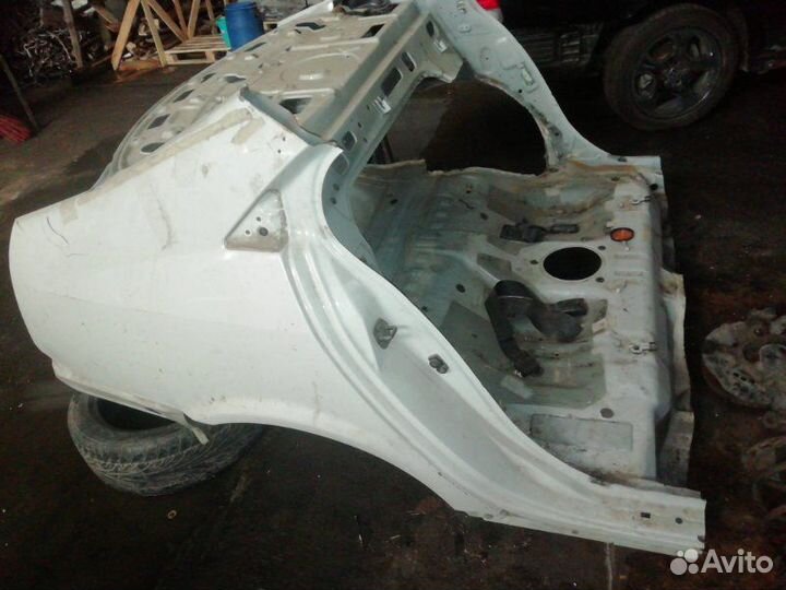 Крыло заднее правое Nissan Primera