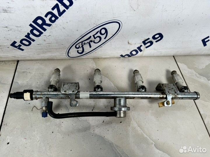 Рампа топливная Ford Mondeo 3 B4Y 1.8 (chba) 2001