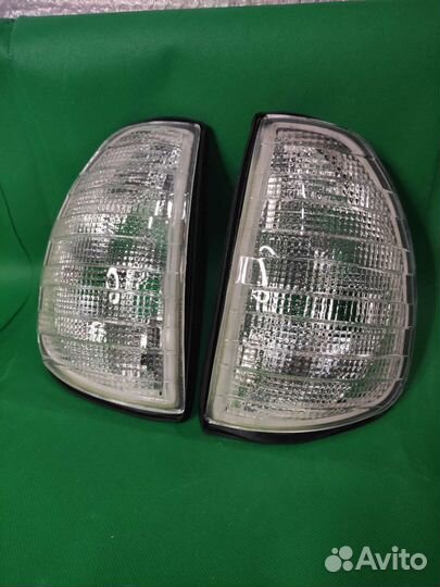 Указатель поворота mercedes W123