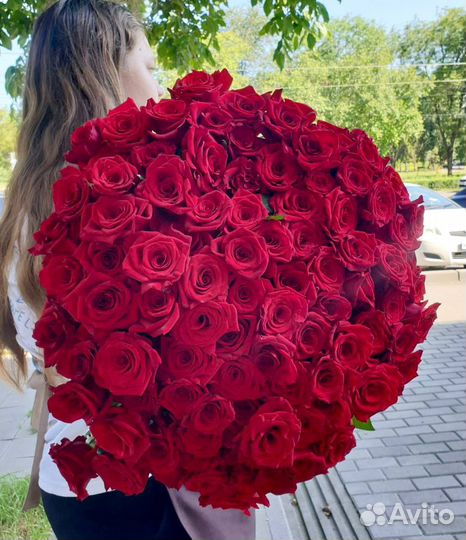 Моно букет из красных роз в Нальчике