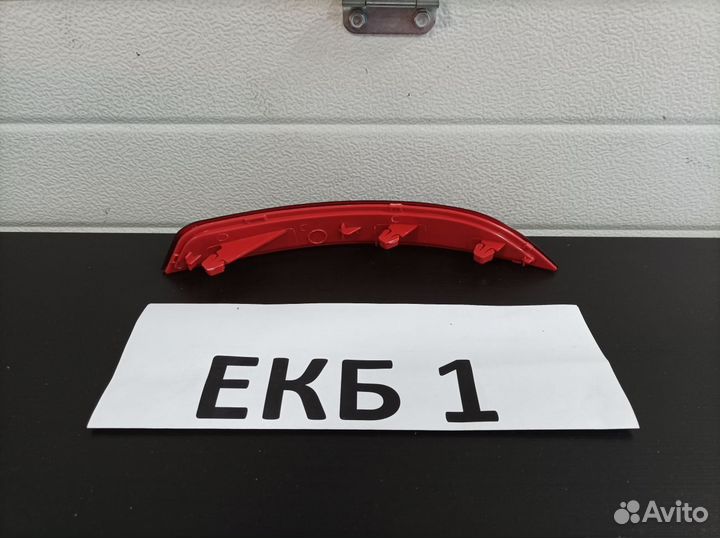 Отражатель левый Volkswagen Jetta 6 2010