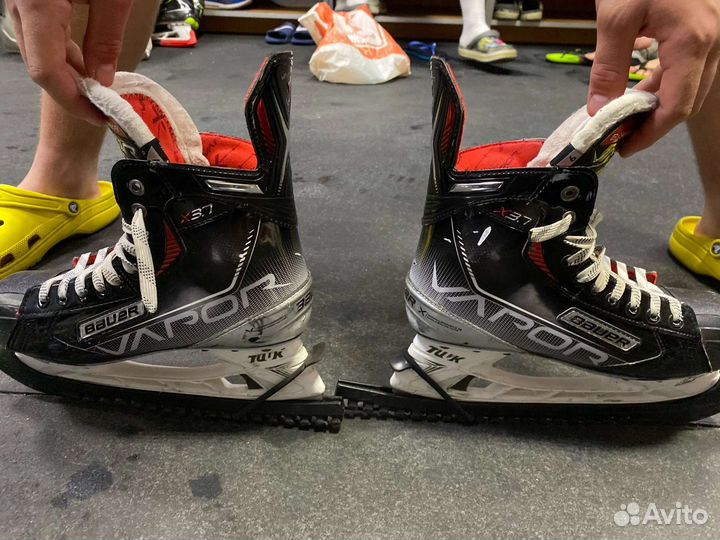 Хоккейные коньки bauer