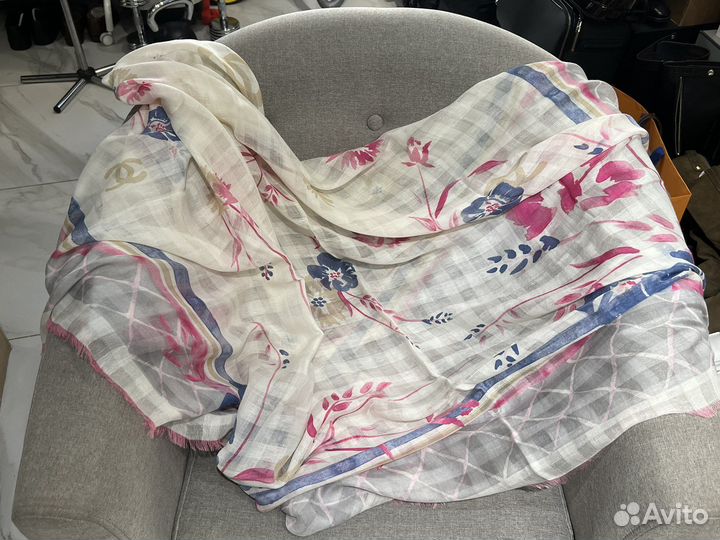 Новая шаль Chanel из кашемира