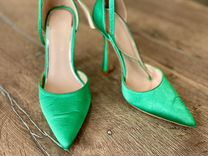 Туфли на шпильке атласные зеленые