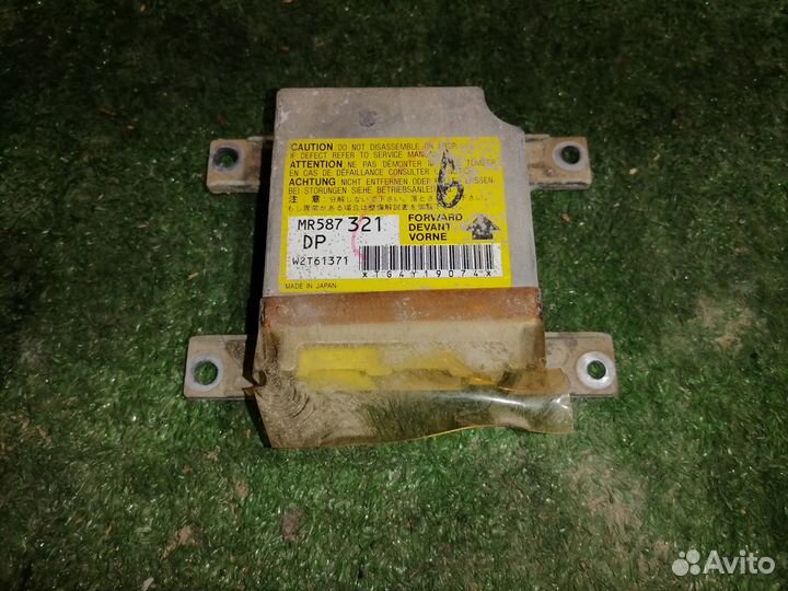 Блок управления airbag MR587321 Mitsubishi Pajero