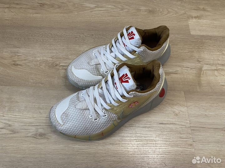 Nike Kyrie Low 2 “Sandy Cheeks”