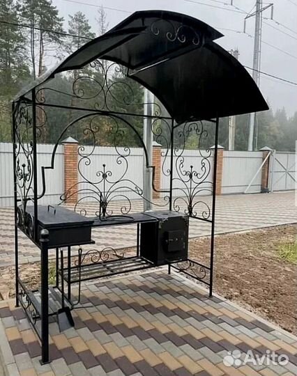 Мангал с крышей