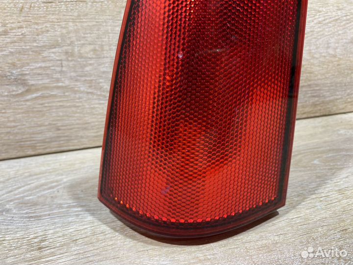 Катафот левый Mercedes Vito, Viano W639 110121