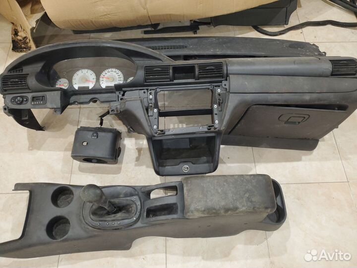 Торпедо, приборная панель,тунель Волга Сайбер