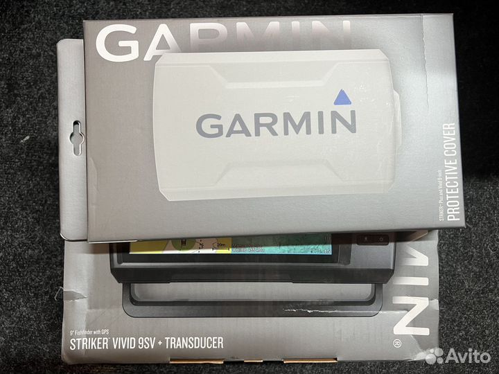 Garmin Striker Vivid 9sv GT52 с защитной крышкой