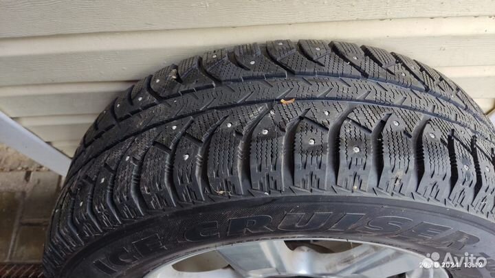 Bridgestone Ice Cruiser 7000 235/65 R17