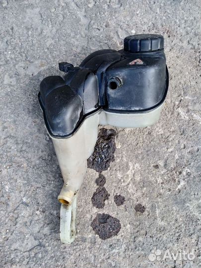 Расширительный бачек Mercedes S-Class W221