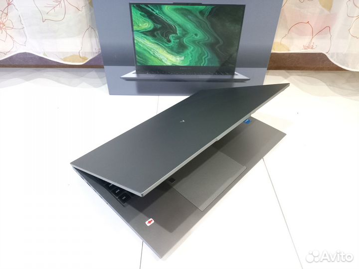 Современны ноутбук digma PRO Fortis M 17.3