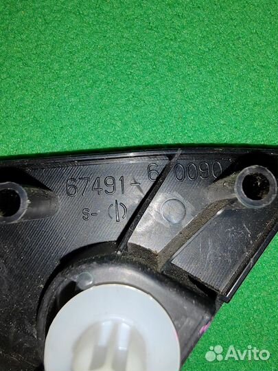 Накладка передней правой двери toyota cruiser 200