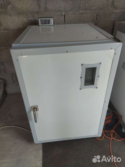 Инкубатор для яиц автоматический