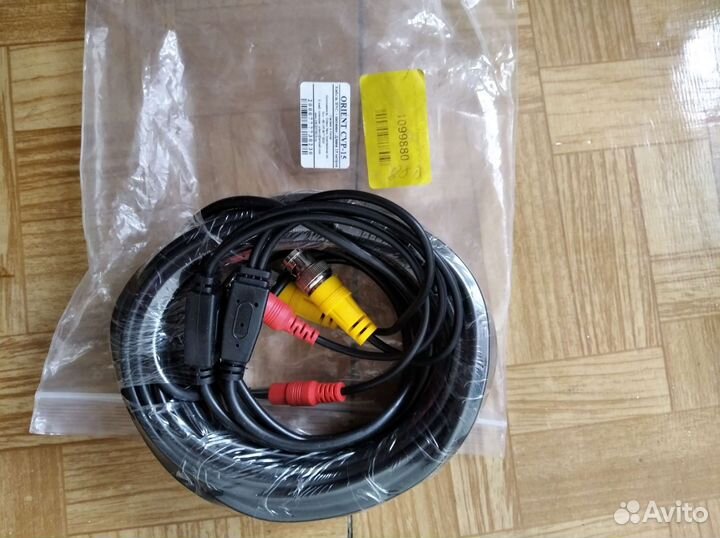 Кабель для камеры видеонаблюд. со встроенным питан