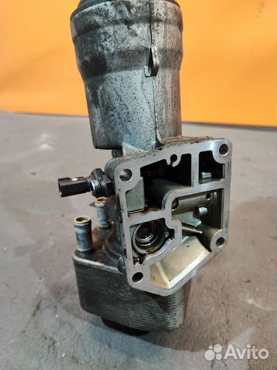 Корпус масляного фильтра Volkswagen Tiguan 5N1