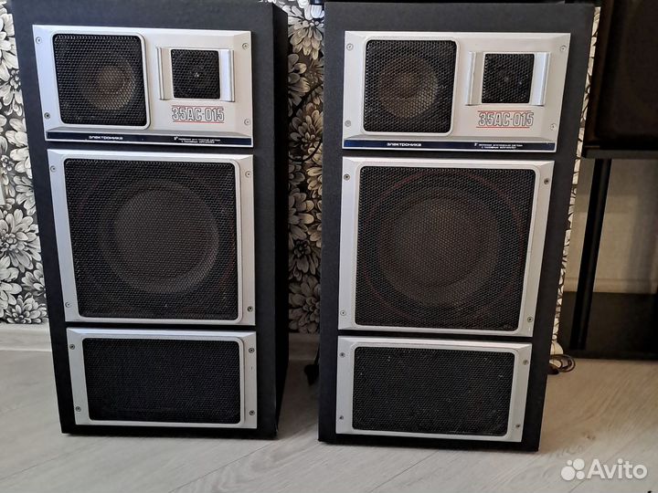 Акустические колонки большие