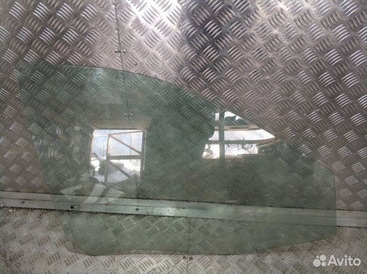 Стекло двери переднее правое Ssangyong Actyon