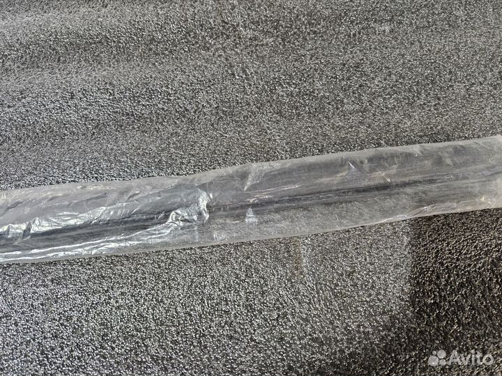 Toyota Prado 150 Уплотнитель капота Левый