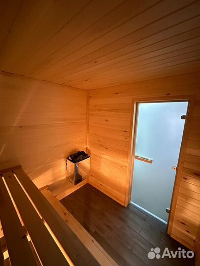 Сауна в доме у пруда