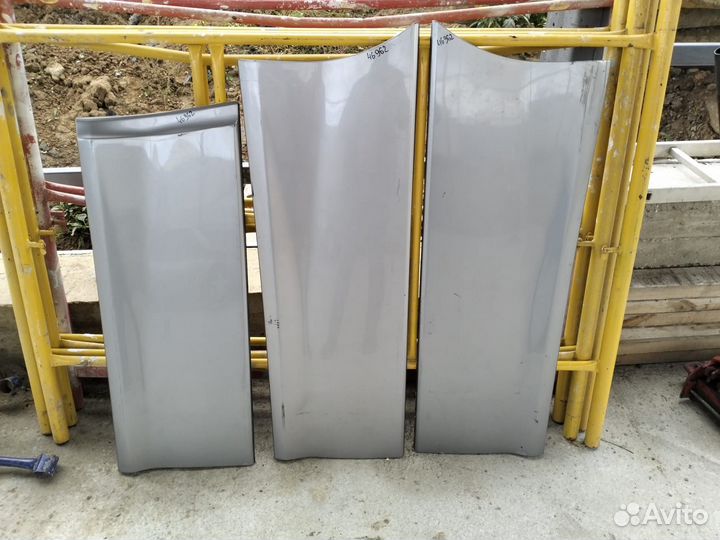 Накладки дверей на Toyota Alphard 2005- 2009 год