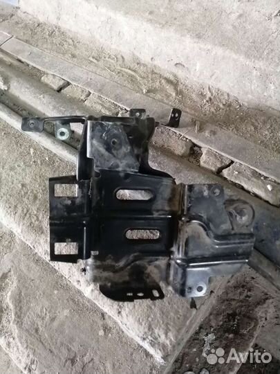 Ford Tourneo Custo Кронштейн блока предохранителей