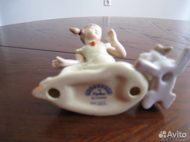 Фарфоровая статуэткка 