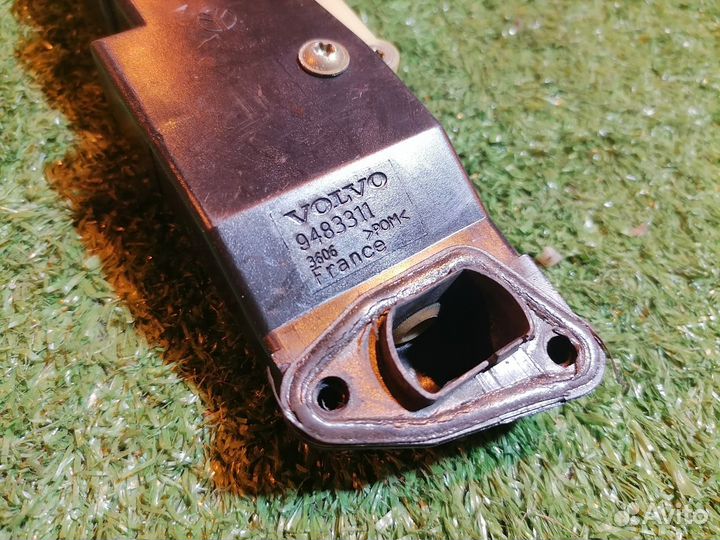 Замок лючка бензобака 9483311 Volvo V70 XC70 SW SZ