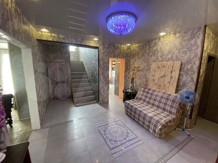 Коттедж 190 м² на участке 12 сот.