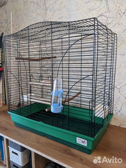 2 клетки и аксессуары для попугаев
