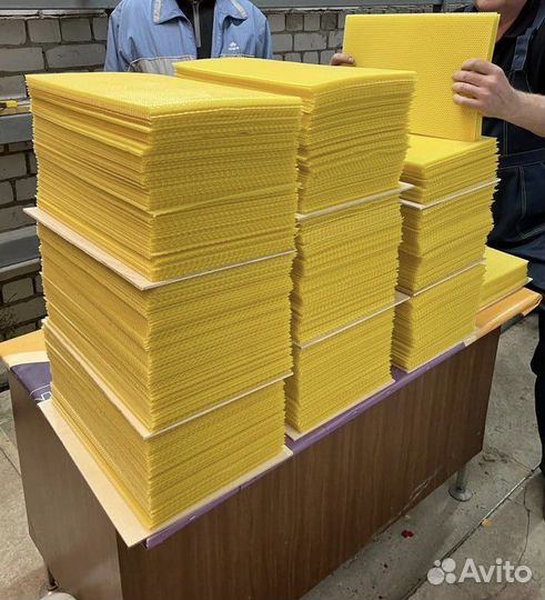 Вощина для пчел из забрусного воска