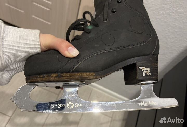 Фигурные коньки risport royal