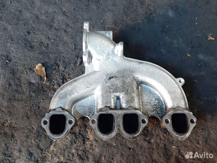 Коллектор впускной VW Caddy 3 1.9 TDI BLS