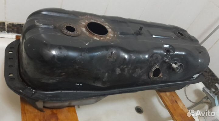 Бак топливный Mitsubishi L200 3