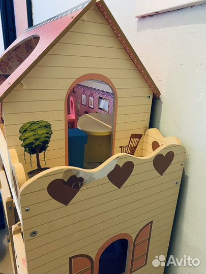 Домик кукольный