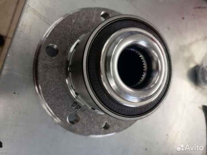 Ступичный подшипник VW Transoprter T5 713 6107 60