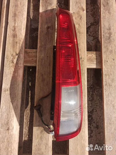 Фонарь правый Nissan X-Trail T30