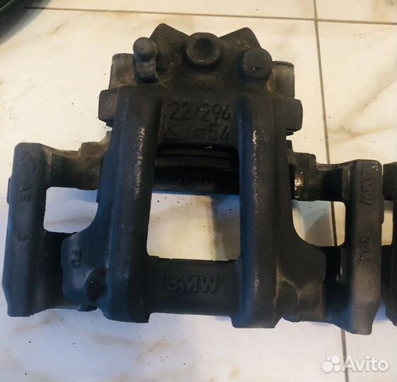 Суппорта BMW с колодками