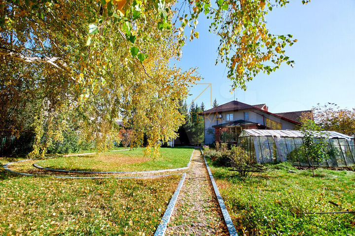 Дом 287,8 м² на участке 19 сот.