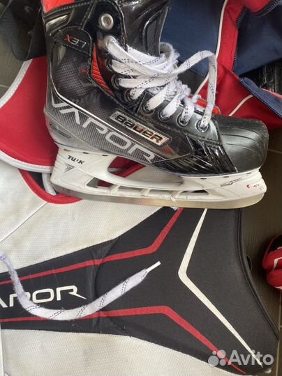 Хоккейные коньки бауэр