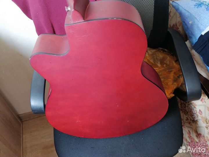 Акустическая гитара