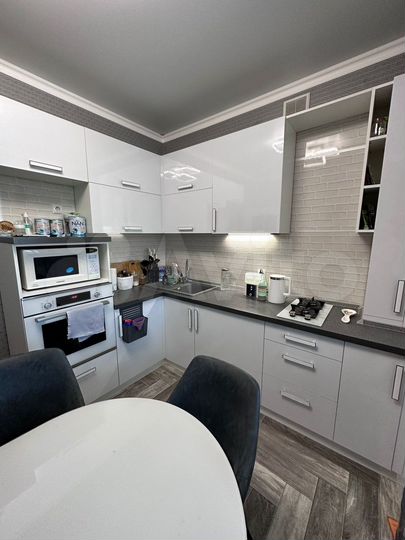 2-к. квартира, 55 м², 3/3 эт.