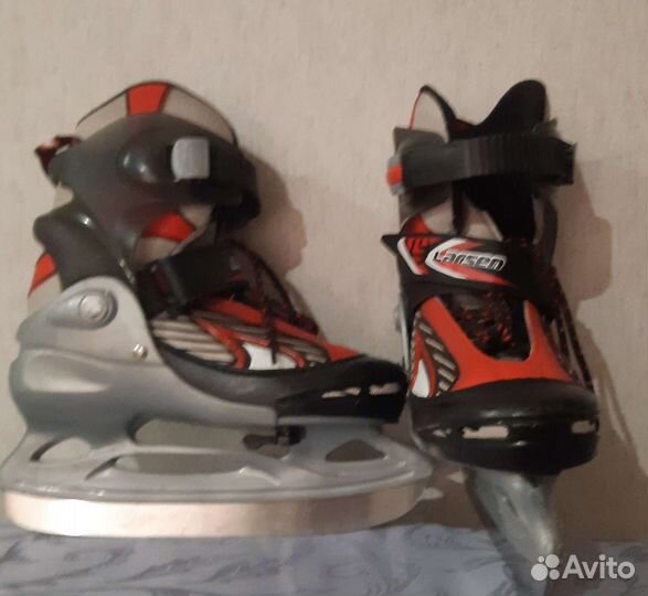Коньки хоккейные