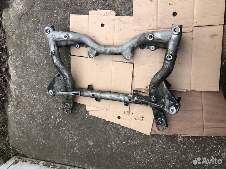 Балка подрамник передний Mercedes benz w204