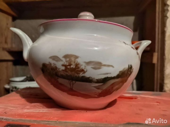 Фарфоровая супница на 2,5 л